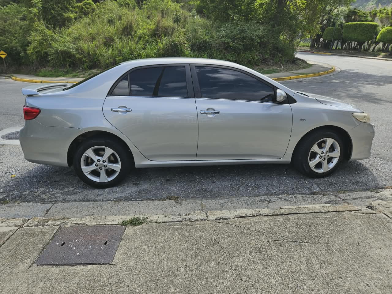 Toyota Corolla GLi 2012 - Perfil
